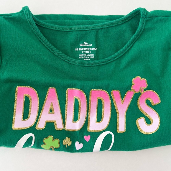 St. Patrick’s Day Holiday Green Kids Graphic Tee - Daddy's Lucky Charm, Girls 2T - Picture 3 of 3